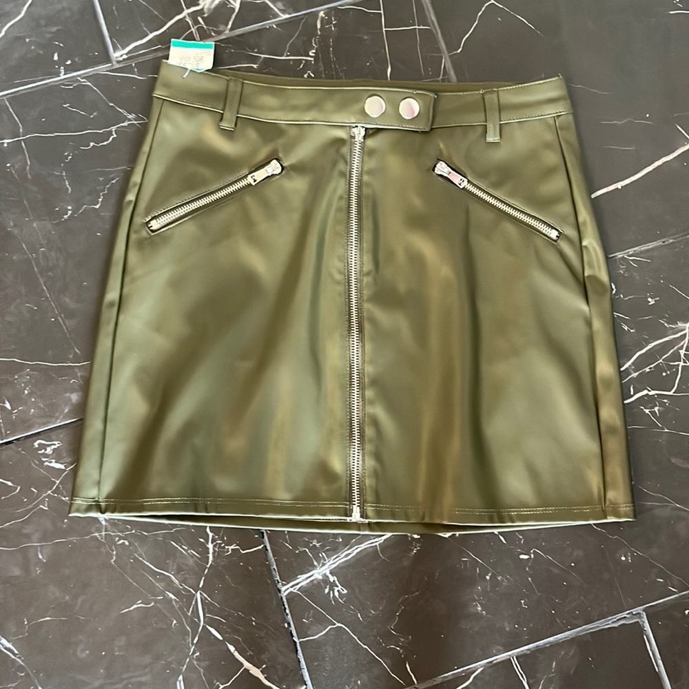leather skirt